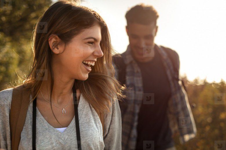 Perhatikan saat pasanganmu berbicara