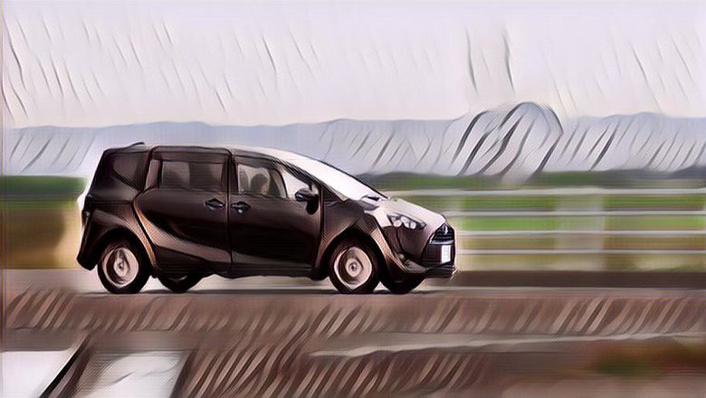 Gara-Gara Stiker Tambahan, Nama Merk Mobil Ini Jadi Kocak