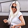 Kim Kardashian Foto Bareng Robot di Mobil, Diduga Dapat Uang dari Elon Musk Rp 476 Juta
