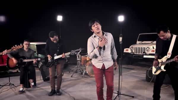 2. Mungkinkah by Stinky