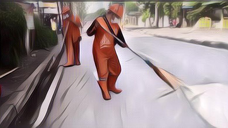 Sudah Tahu Belum, Kenapa Baju Petugas Kebersihan Warnanya Oranye?