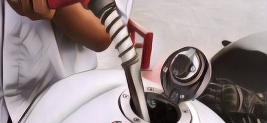 Niatnya Polisi Mau Menolong Pengendara Motor, Ujungnya Malah Bikin Ngakak