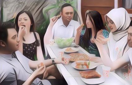 Ngakak! Ada Gerombolan Anak Muda yang Bukber Pakai Kostum Unik: Ada Ibu-Ibu Penjual Yakult Hingga Doktif