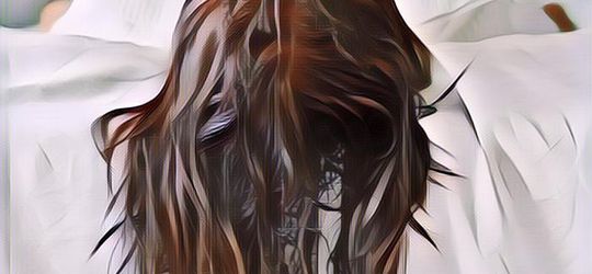 Ini Alasan Kenapa Tidur dengan Rambut Basah Itu Ide yang Buruk