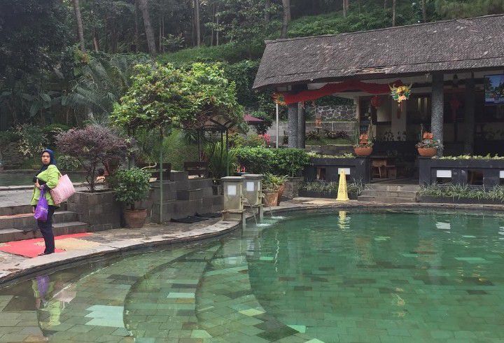 5. Gracia Hot Spring