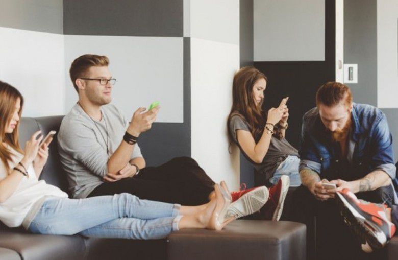 #1 Batasi penggunaan media sosial