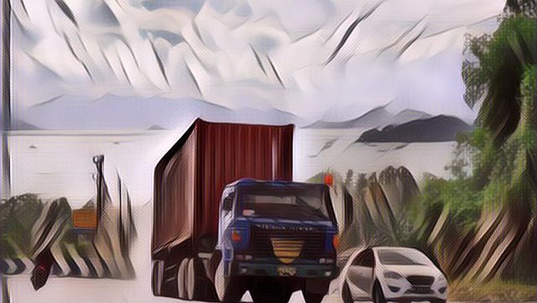 Seremnya Gak Ada Obat! 5 Tanjakan di Indonesia yang Terkenal Angker