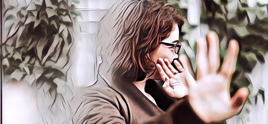 Jangan Salah Identifikasi, Beda Antara Introvert dan Pemalu Gengs