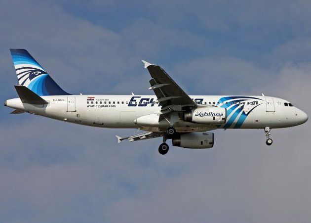 2. Pesawat EgyptAir 990