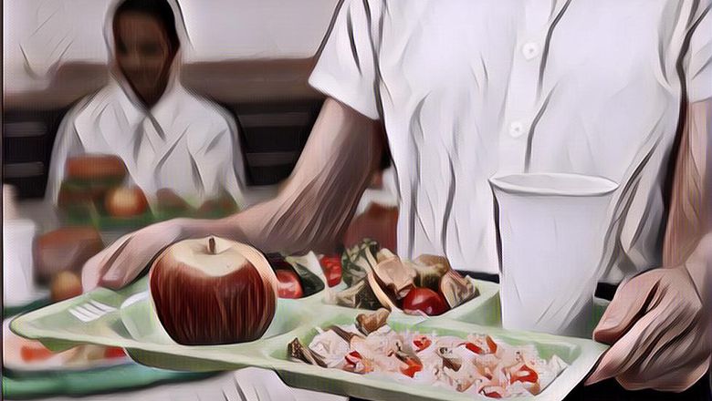 Gegara Sering Curi Makanan Teman, Siswa Muslim Ini Dijebak Pakai Daging Babi