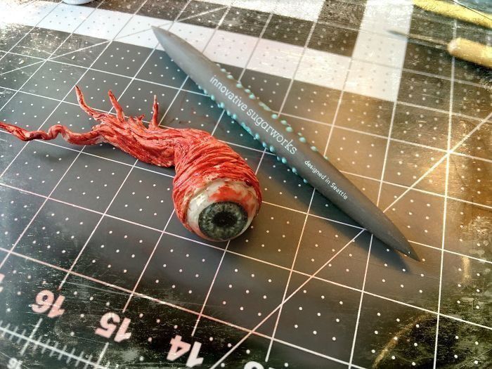 2. Hii... ada mata copot