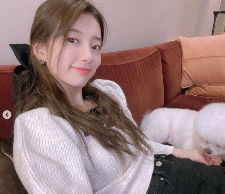 3. Ikat Rambut Ala Bae Suzy