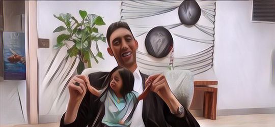 Viral Berbagai Potret Pria Tertinggi dengan Wanita Terpendek di Dunia