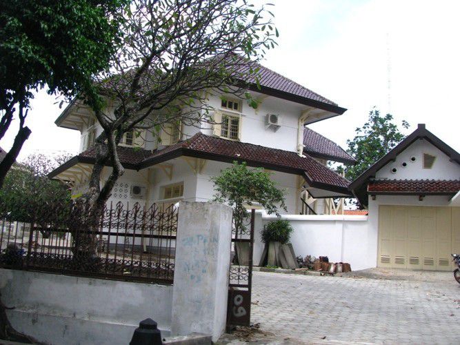 2. Kost Asri Jalan Majapahit