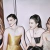 Cinta Laura Hadir di Red Carpet Bvlgari, Tangannya Dicium Anne Hathway