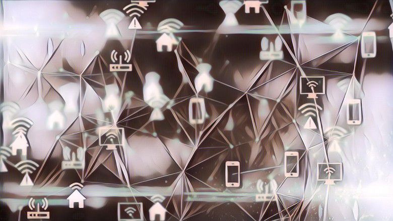 Mengulas Buzzer: Pekerjaan Menggiurkan Dalam Bayang-Bayang