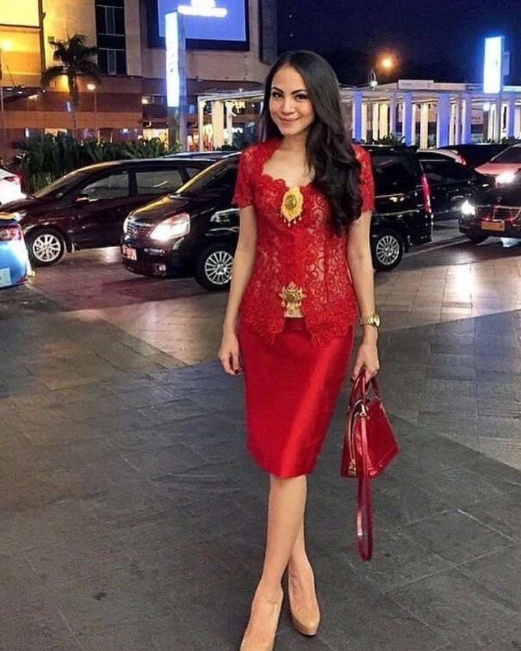 Kebaya Merah