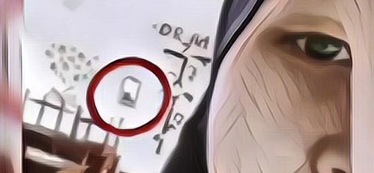 Hiii... Apa Itu Yang Bercermin Di Kaca?