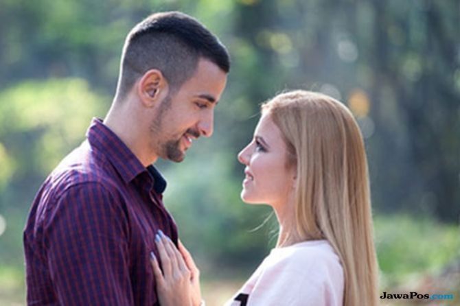 2. Kamu bisa memilih orang yang berpenampilan sederhana