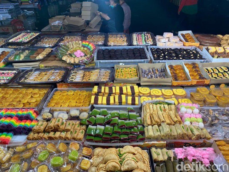 1. Pasar Kue Blok M