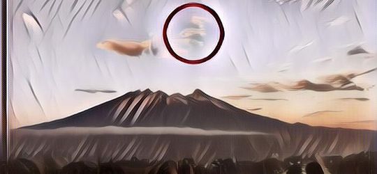 Kisah Mistis Gunung Salak, 5 Cerita Horor yang Bikin Nyali Pendaki Menciut