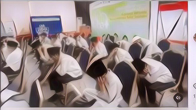 Viral Para Santri Tutup Kuping Saat Dengar Musik, Menganggap Haram?