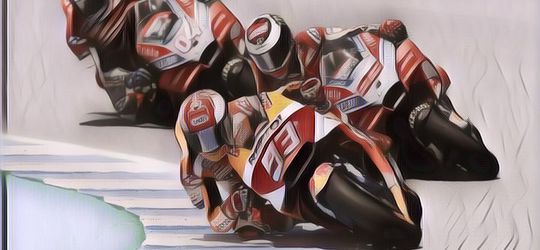 Dani Pedrosa Menyenggol 2 Rider Ducati yang Saling Membalap