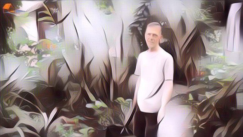 Pria Bule Ini Belasan Tahun Tinggal di Indonesia, Hidup Sederhana di Kampung