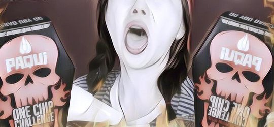 Wanita Ini Nyobain Keripik Super Pedas Harga Rp 800 Ribu Sekeping, Cuma Bertahan Beberapa Detik