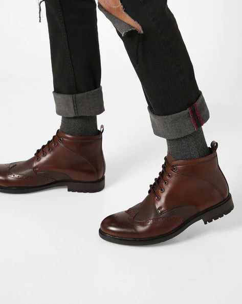 1. Tali Melingkar di Belakang Sepatu