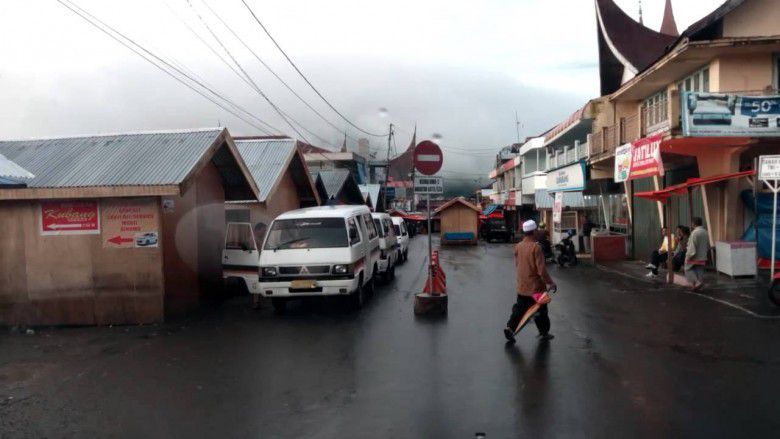 Berkesempatan menikmati suasana pagi hari yang tenang.