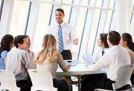 2. Bisa Bertemu Banyak Orang