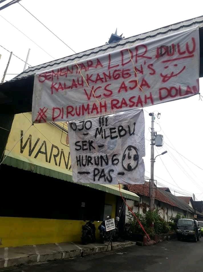 Spanduk Lock Down Ala +62