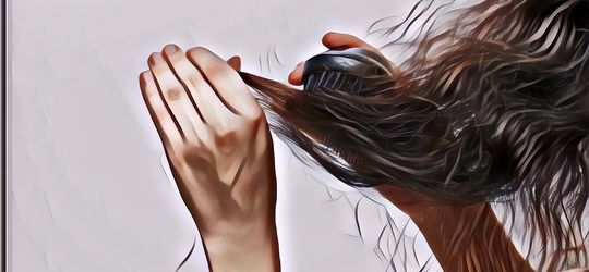 Rekomendasi Sampo untuk Rambut Kering, Jadi Bebas Kusut Deh!