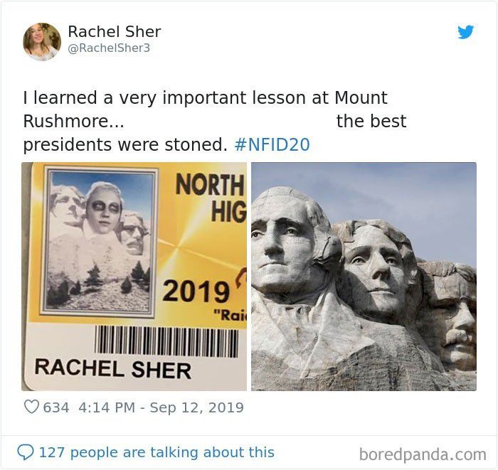 6. Jadi patung presiden