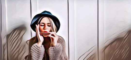 Maksudnya Buat Konten TikTok, Tapi Cewek Ini Dilarikan ke Rumah Sakit Akibat Harmonika Tersangkut di Mulut