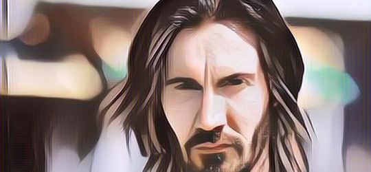 Viral Pria Berwajah Seperti 'John Wick', Sibuk Cuci Piring di Pinggir Jalan