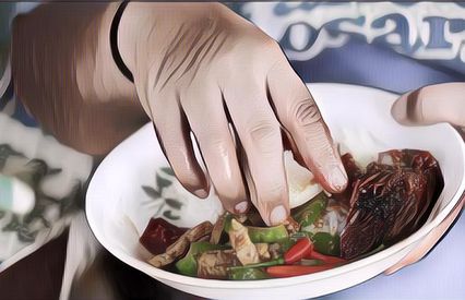 Gak Nyangka, Makan Pakai Tangan Ternyata Bagus untuk Kesehatan!