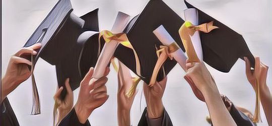 Pertama dalam Sejarah! Mahasiswi Beragama Hindu Wisuda di Kampus Islam Mengenakan Jilbab