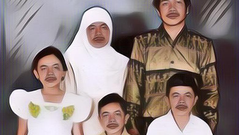 Potret momen keluarga pakai baju kembaran ini pasti bikin kamu senyum-senyum sendiri