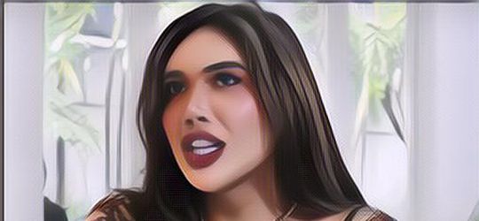 Millen Cyrus Ungkap Pengalaman Pernah Punya Pacar Seorang Wanita