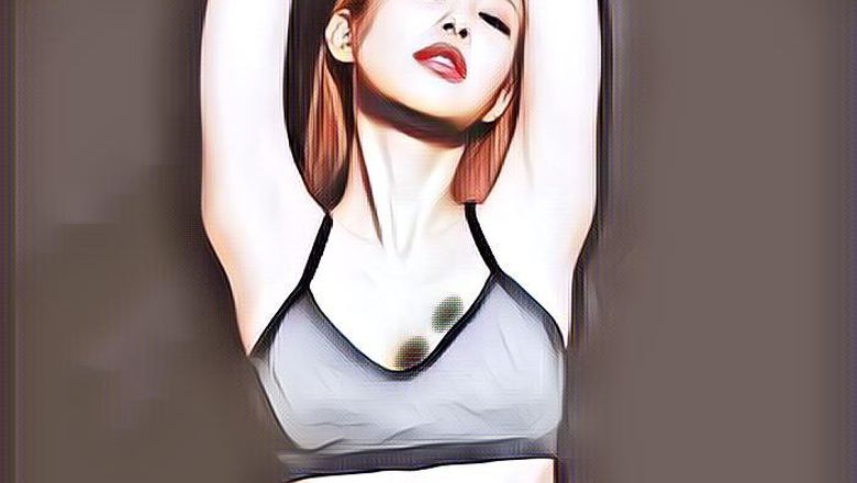 Foto Hot Jennie Blackpink Nampang di Billboard, Tampil Seksi dengan Dalaman Hitam