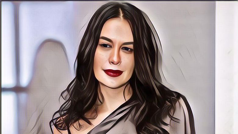 Pakai Kalung Salib, Sophia Latjuba Disebut Pindah Agama Lagi