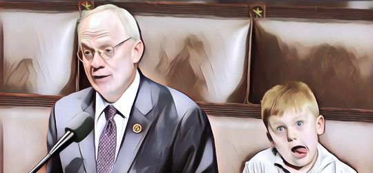 Viral Seorang Bocah Temani Ayahnya Pidato di Kongres AS, Aksinya Bikin Ngakak