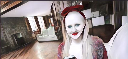 Seorang Wanita Punya Prinsip Hidup 'Telanjang', Tak Perlu Pakai Baju Setiap Hari