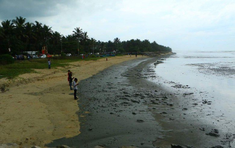 4. Air laut yang mendadak surut