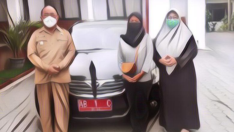 Bikin Haru, Pedagang Ini Akhirnya Kesampaian Naik Mobil Dinas Bersama Bupati Kulon Progo
