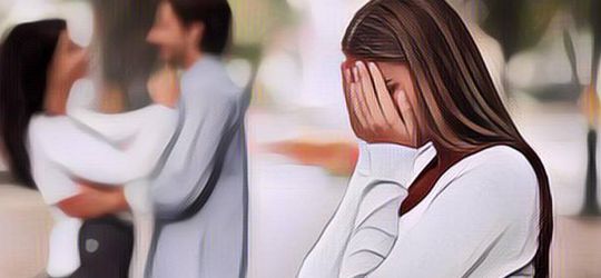 Heboh Video TikTok Istri Sah Pamerkan Foto Pelakor Rumah Tangganya, Netizen: Gak Habis Thinking