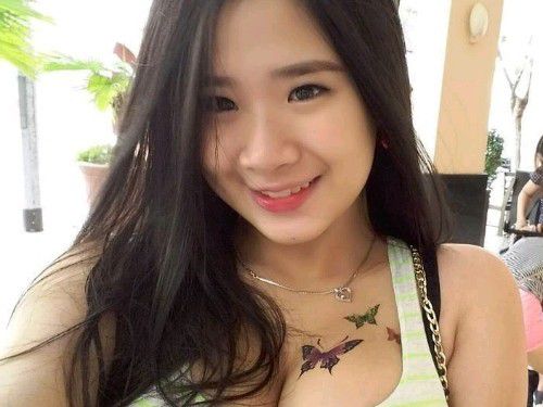 1. Selalu menjadi pusat perhatian