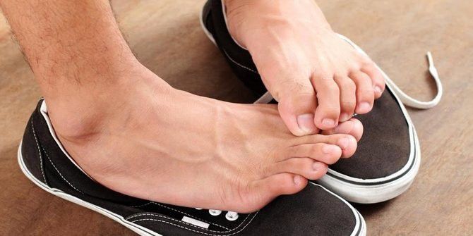 1. Tidak menggunakan kaus kaki